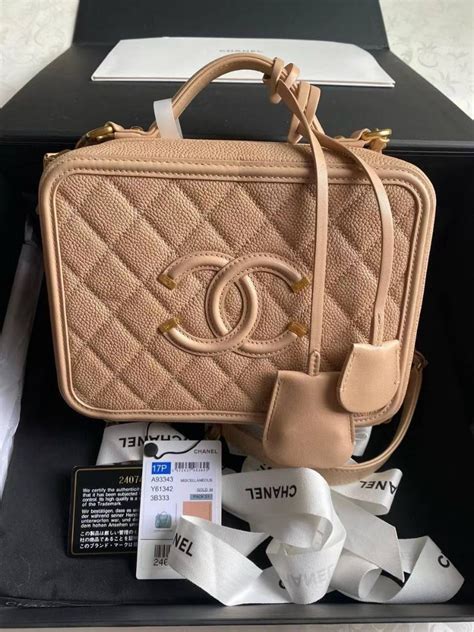 chanel medium vanity case